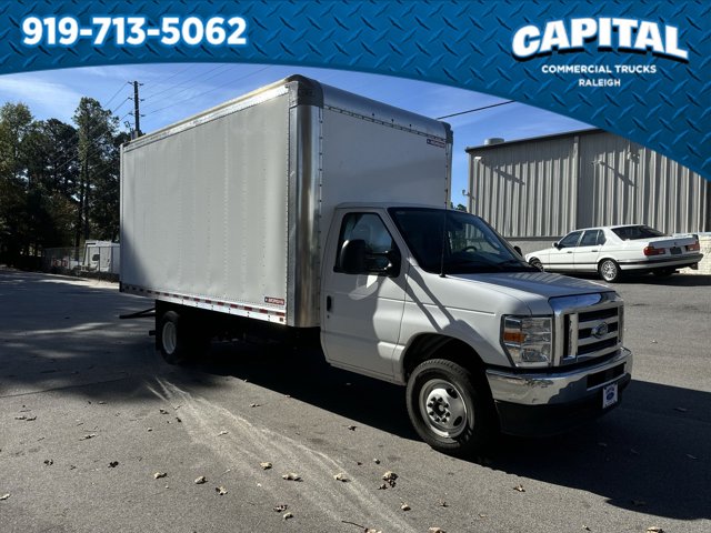 New 2025 Ford E-450 - photo 2