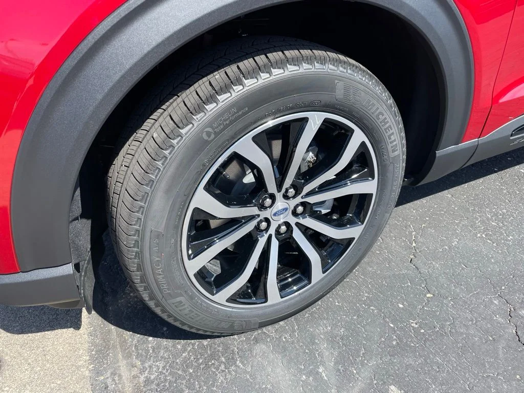 New 2026 Ford Explorer - photo 2