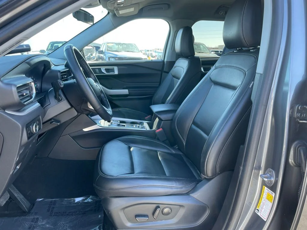 Used 2023 Ford Explorer - photo 1