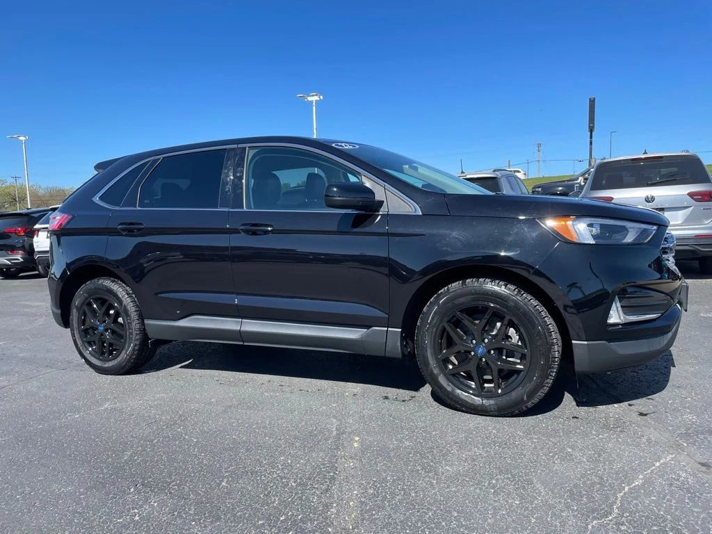 Used 2022 Ford Edge - photo 1