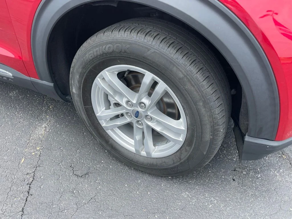 Used 2022 Ford Explorer - photo 2