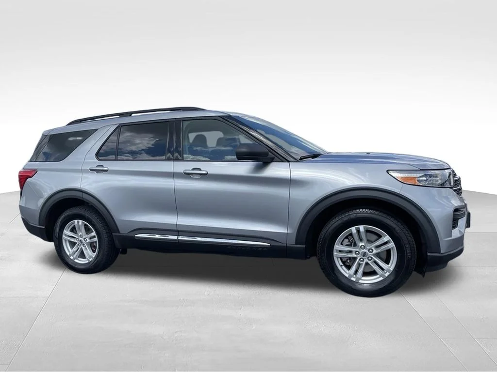 Used 2020 Ford Explorer - photo 2