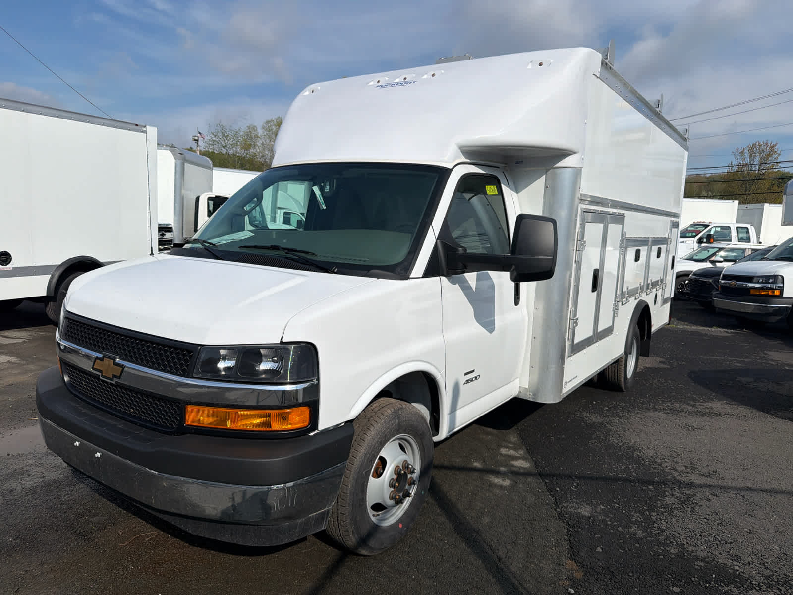 New 2025 Chevrolet Express 4500 - photo 2