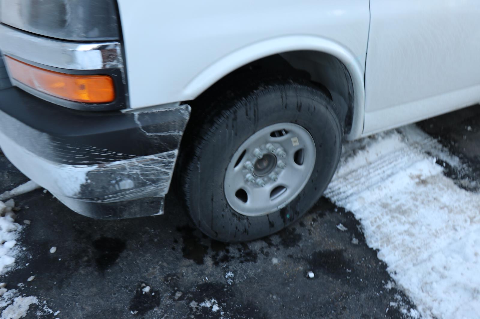 New 2026 Chevrolet Express 3500 - photo 2