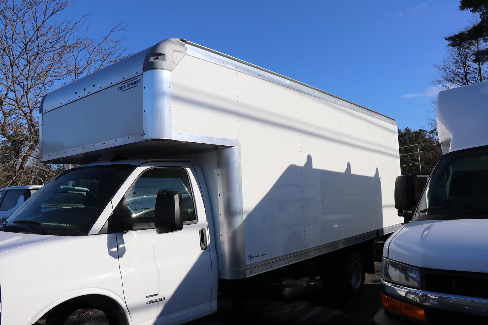 New 2026 Chevrolet Express 4500 - photo 2