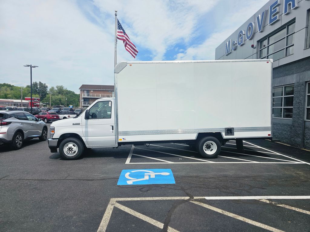 New 2027 Ford E-350 - photo 2