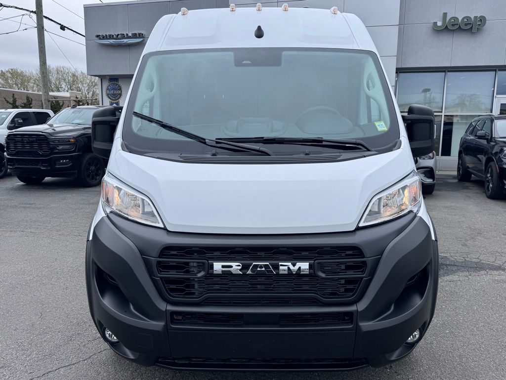 Used 2025 Ram ProMaster 3500 - photo 2