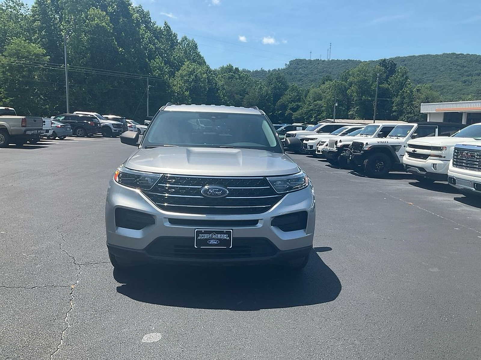 Used 2021 Ford Explorer - photo 2