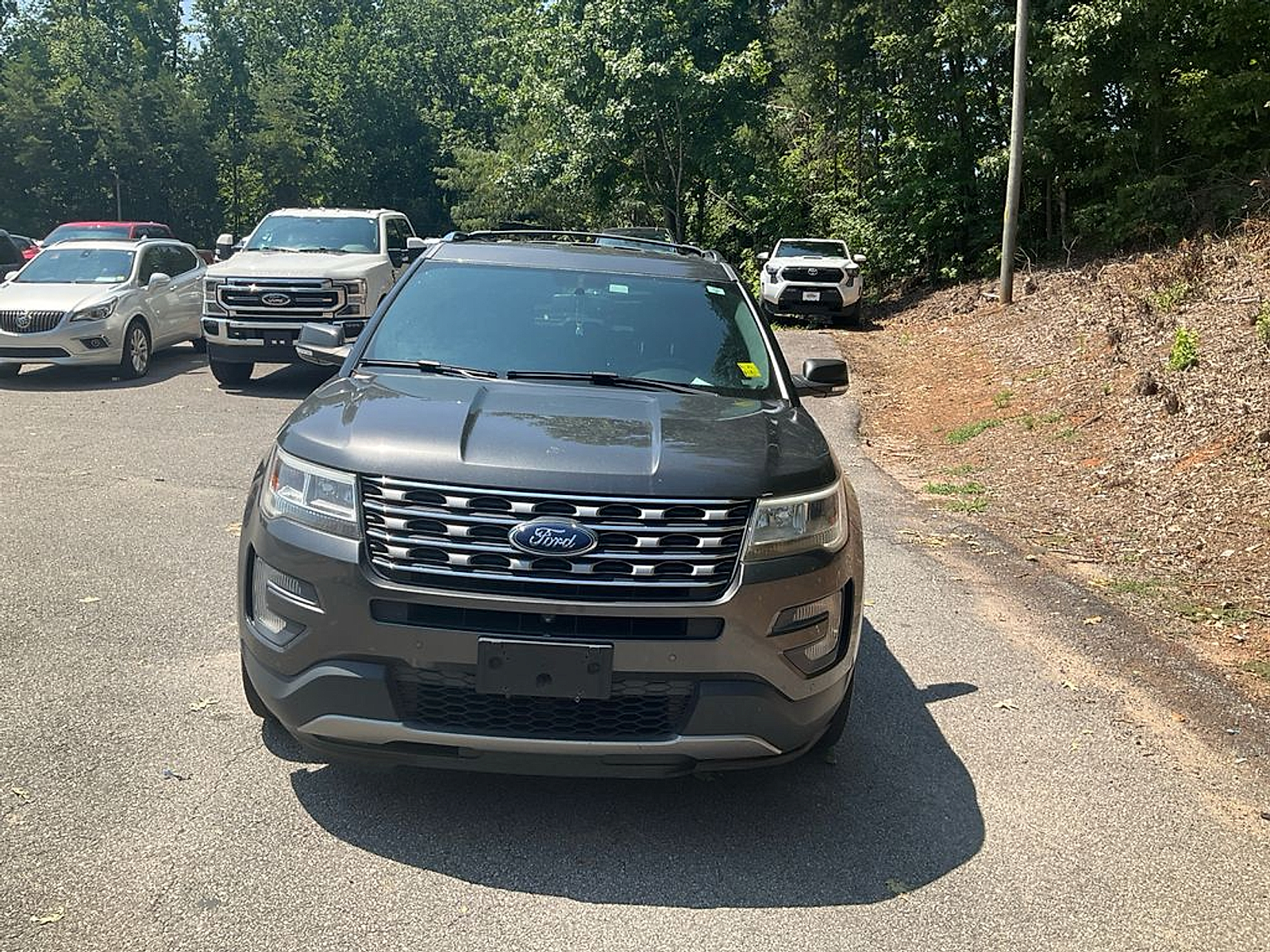 Used 2017 Ford Explorer - photo 2